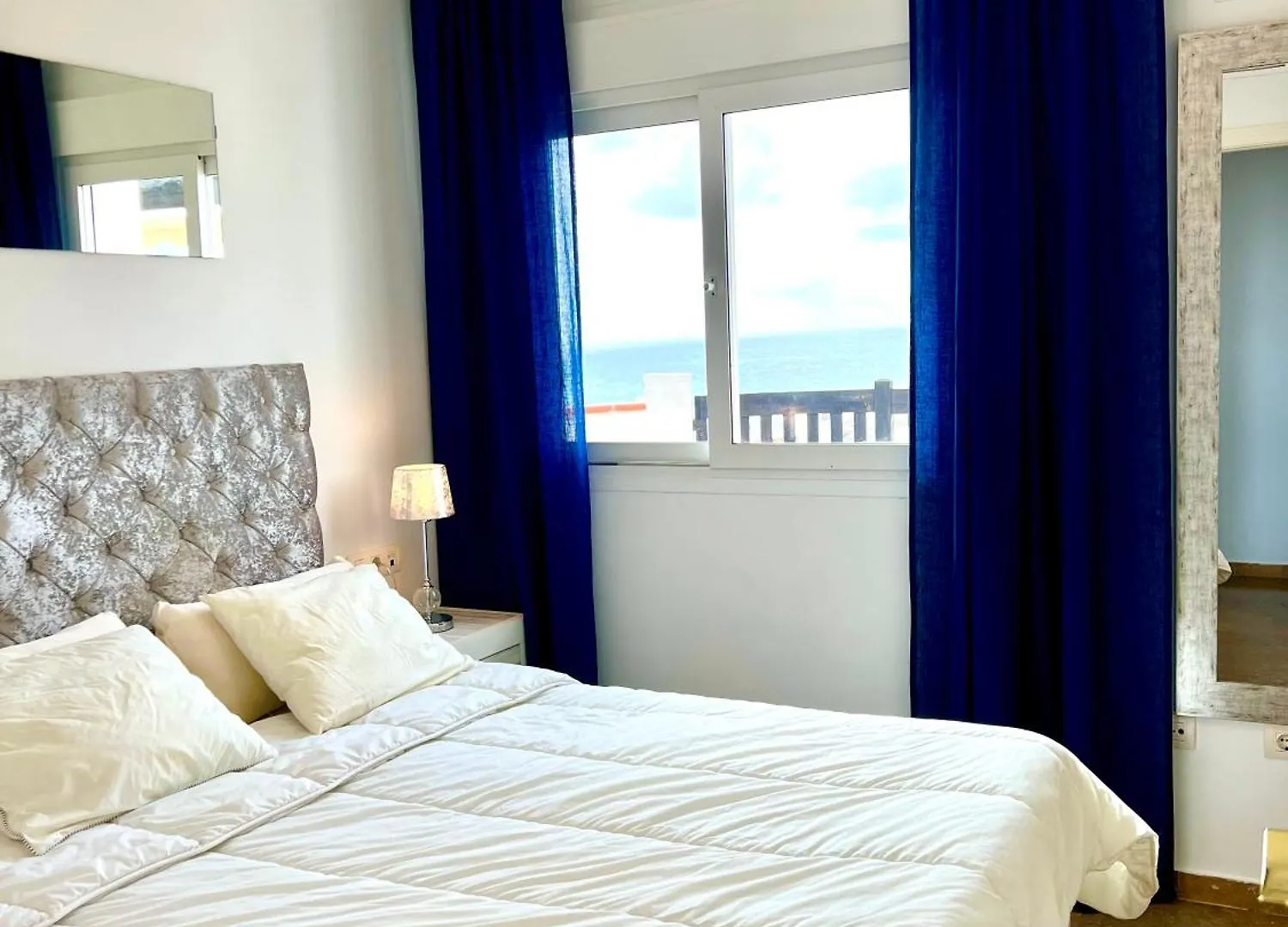Beachfront Penthouse: Marbella Sea View Terrace Sitio de Calahonda 0*,  Spain