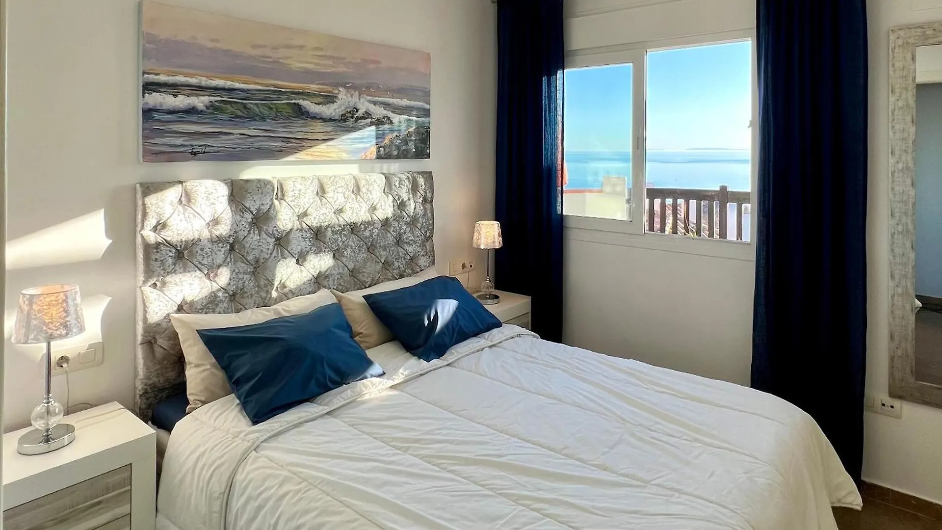 Beachfront Penthouse Apartment With Large Terrace And Breathtaking Sea Views Close To Marbella Spain Sitio de Calahonda España