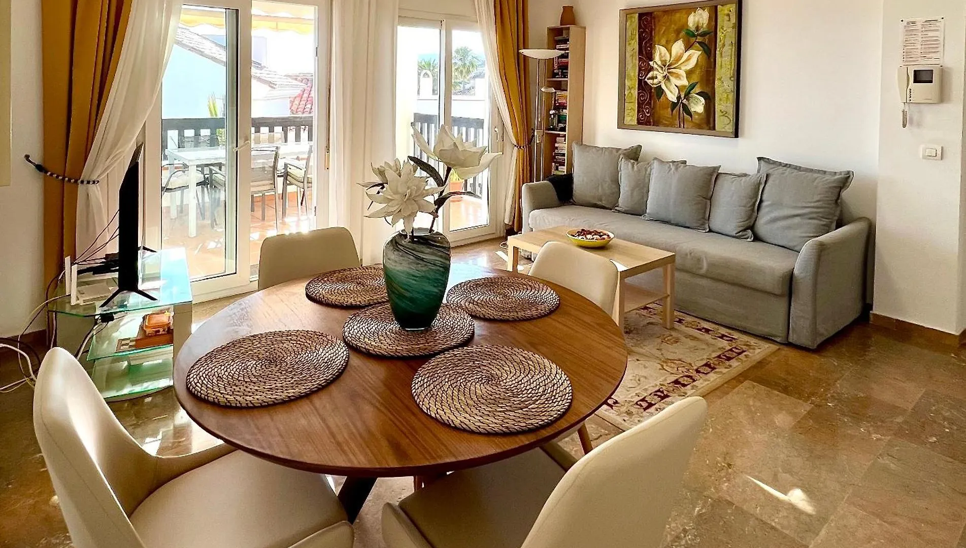 Beachfront Penthouse Apartment With Large Terrace And Breathtaking Sea Views Close To Marbella Spain Sitio de Calahonda Ισπανία